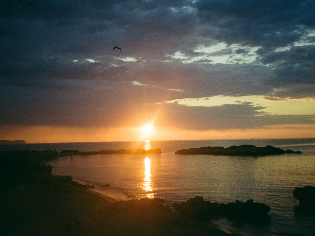 A trail is a line that&nbsp;evolves